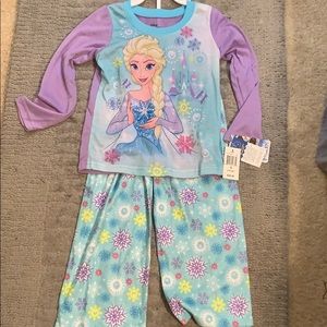Disney “Frozen” pajama set